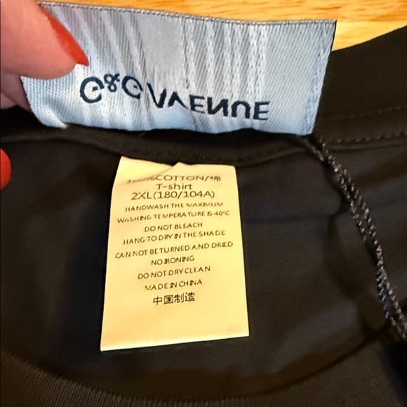 G&G Avenue  Black Mens T-Shirt with Colorful Bear Design - Picture 4 of 5